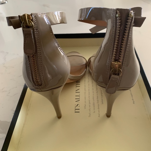 Ann Taylor Greta Bow Heel Sandal - Picture 2 of 6